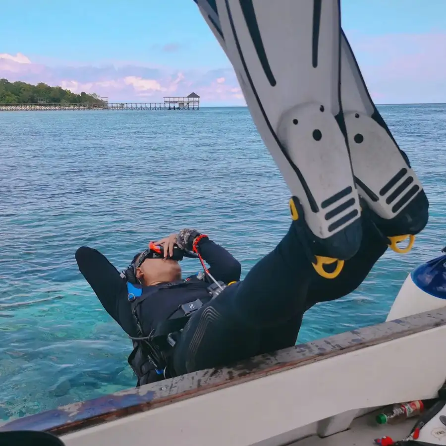 Diving excursion exploring the Tun Sakaran Marine Park Kulapuan Island Resort